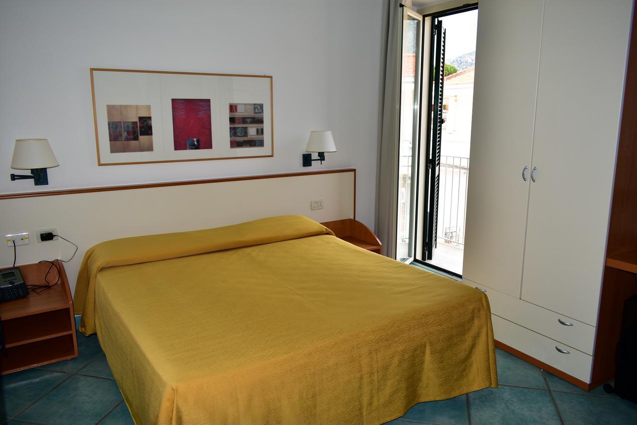 Hotel Amyclae Sperlonga Exterior photo